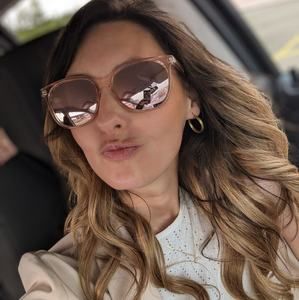 Meet your Posher, Alexandra